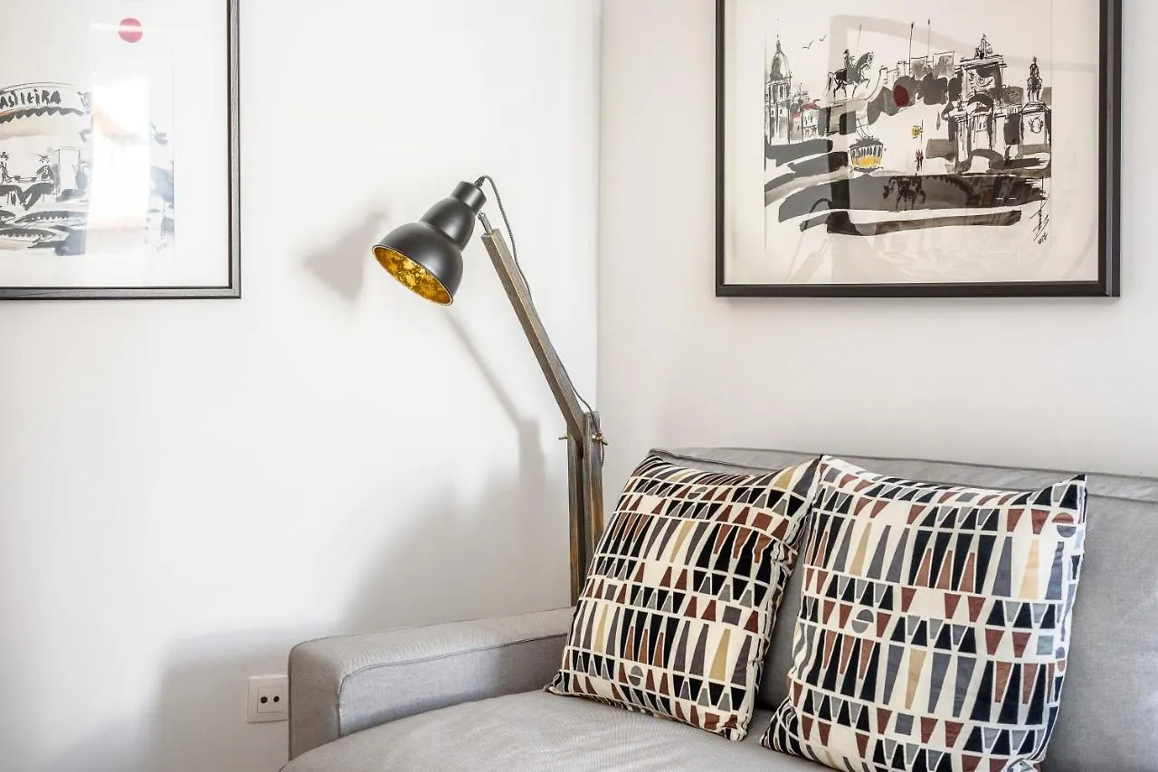 Апартаменты Joivy Cosy 1-Bed Flat With Seaview In Alfama Лиссабон Португалия